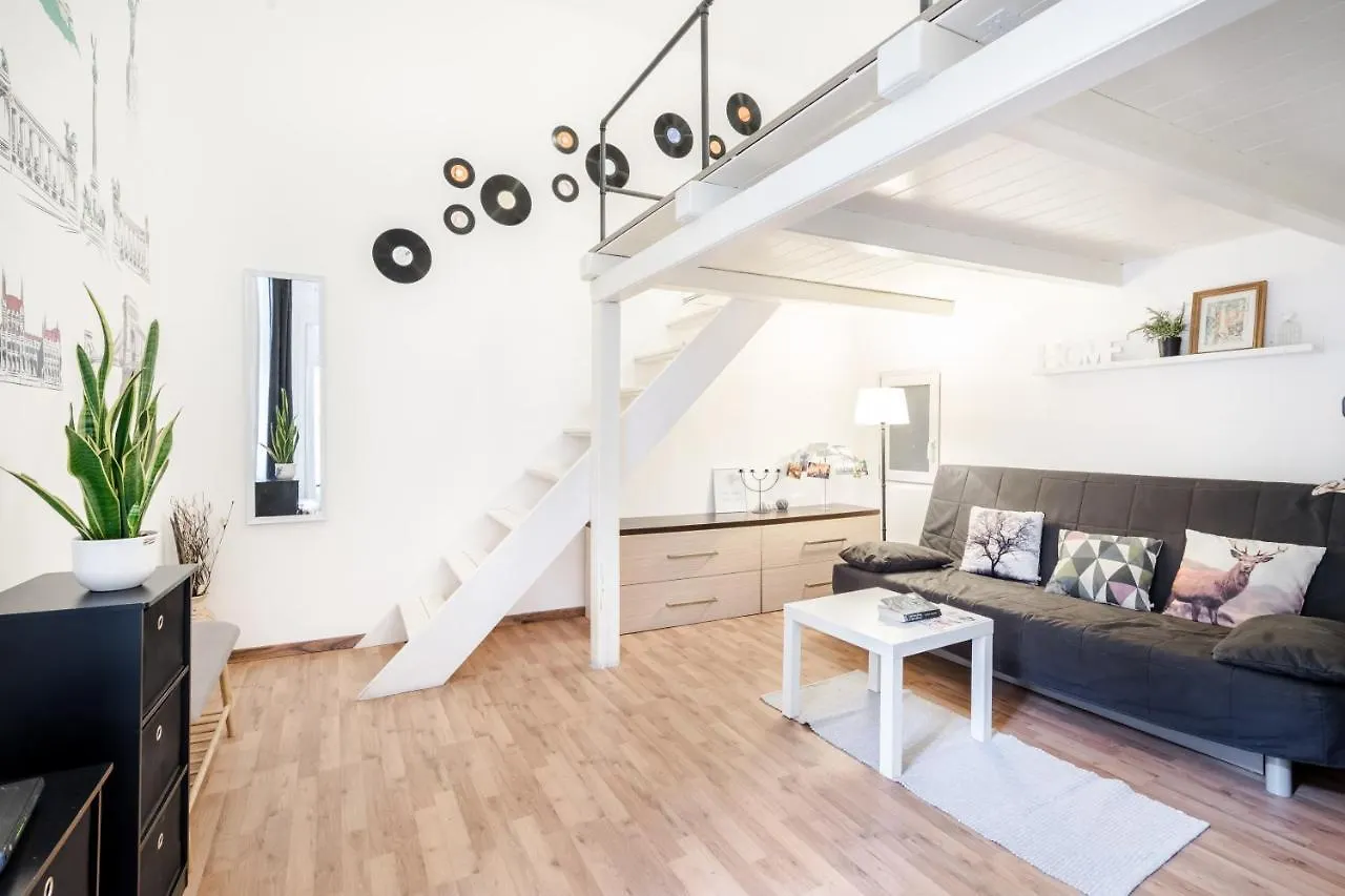 Bpr Vinyl Style Studio Home With A/C Budapest 0*,  Hungary