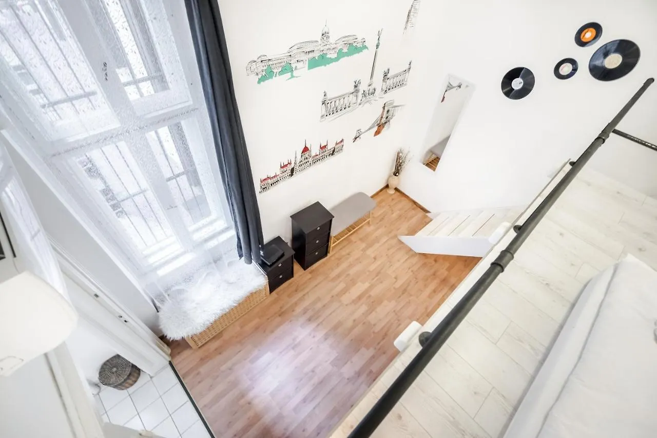 Apartment Bpr Vinyl Style Studio Home With A/C Budapest