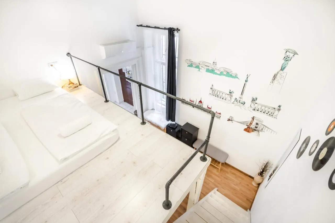 Bpr Vinyl Style Studio Home With A/C Budapest